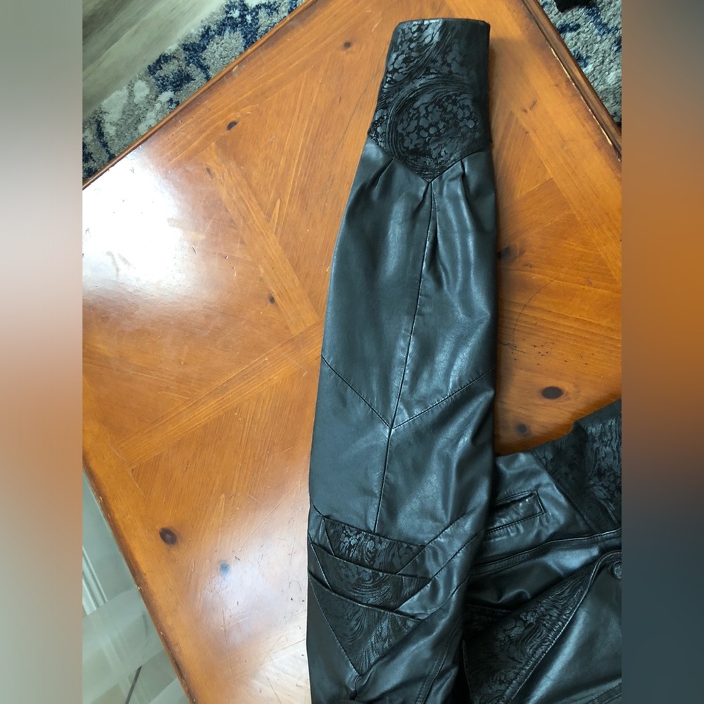 Black Leather Jacket With Patterned Lining Size S - image 4